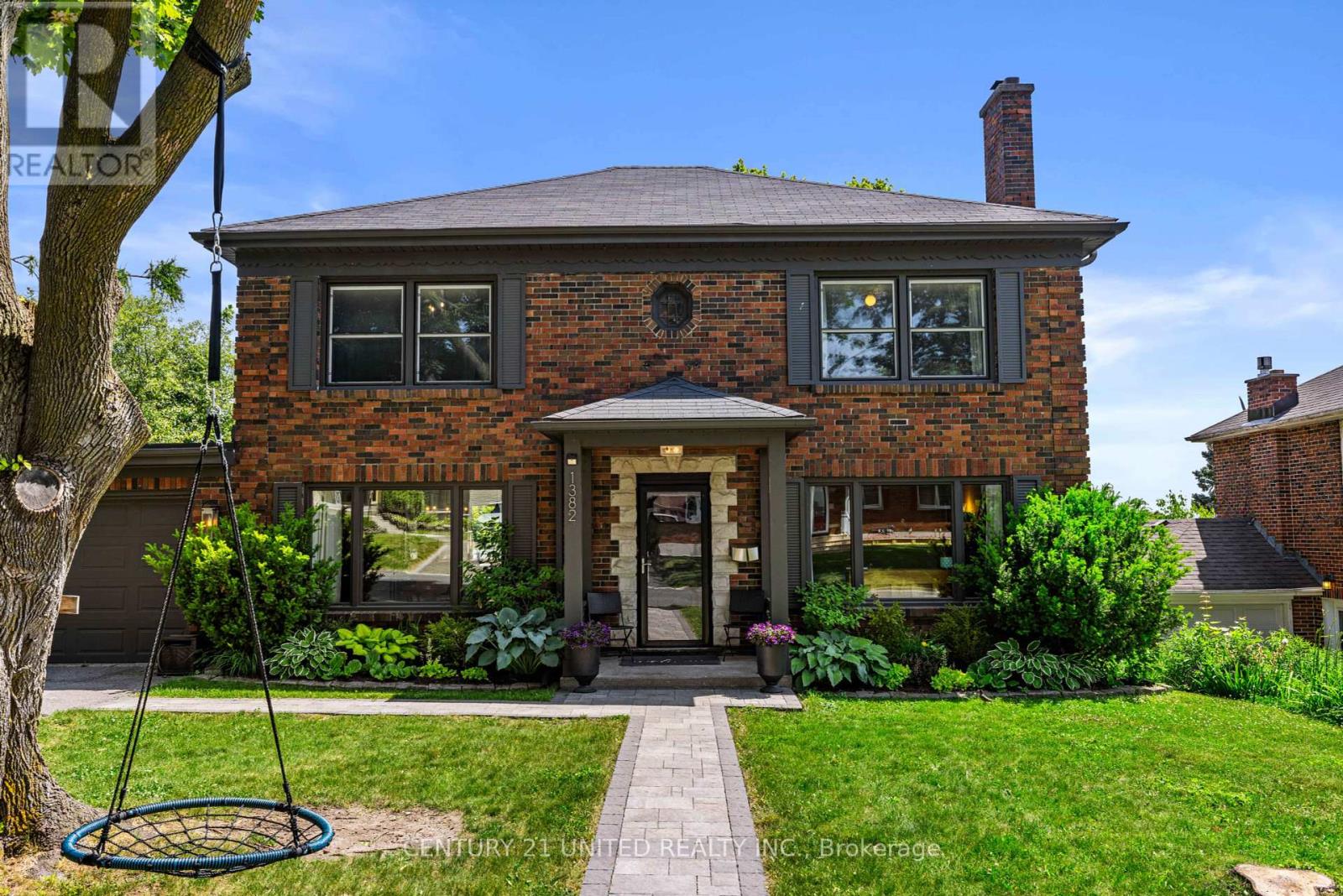 1382 Gordon Avenue, Peterborough Central (Old West End), Ontario  K9J 6H4 - Photo 4 - X12233205