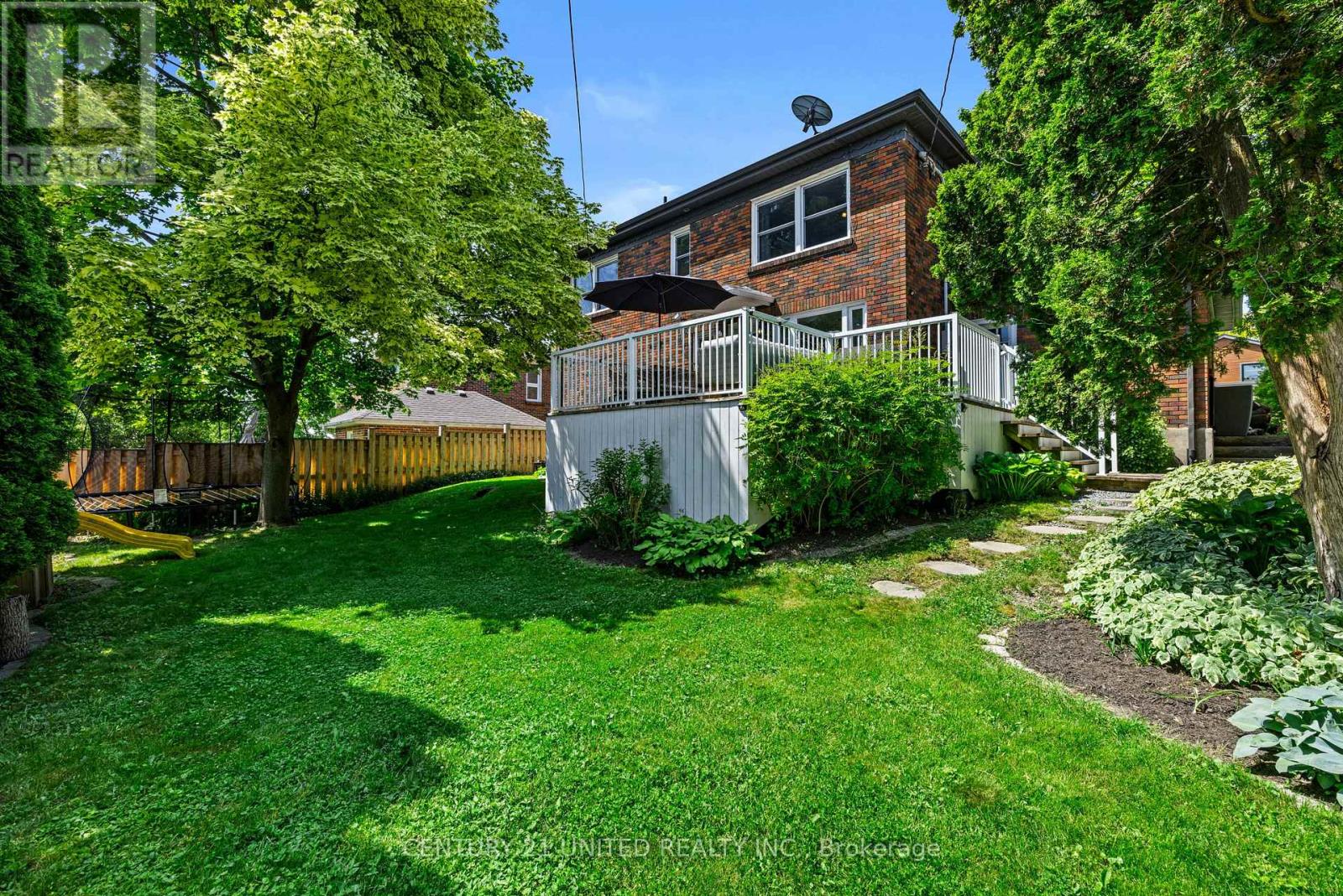 1382 Gordon Avenue, Peterborough Central (Old West End), Ontario  K9J 6H4 - Photo 40 - X12233205