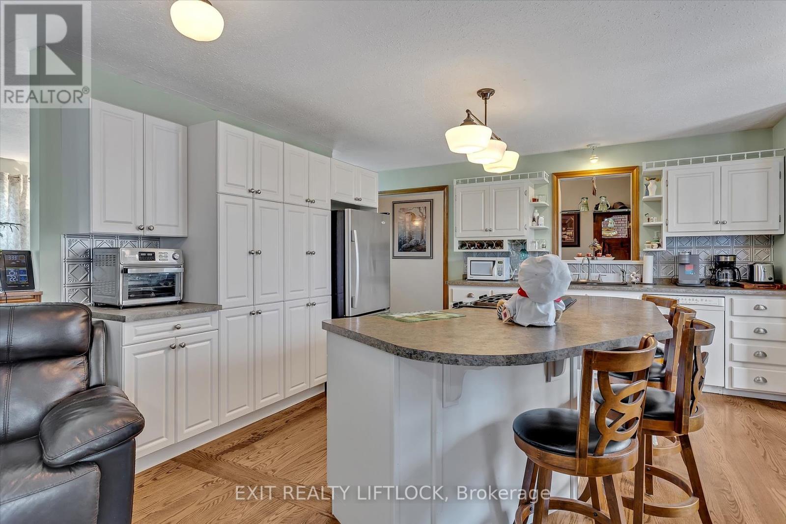890 Stewart Line, Cavan Monaghan (Cavan Twp), Ontario  L0A 1C0 - Photo 7 - X12233407