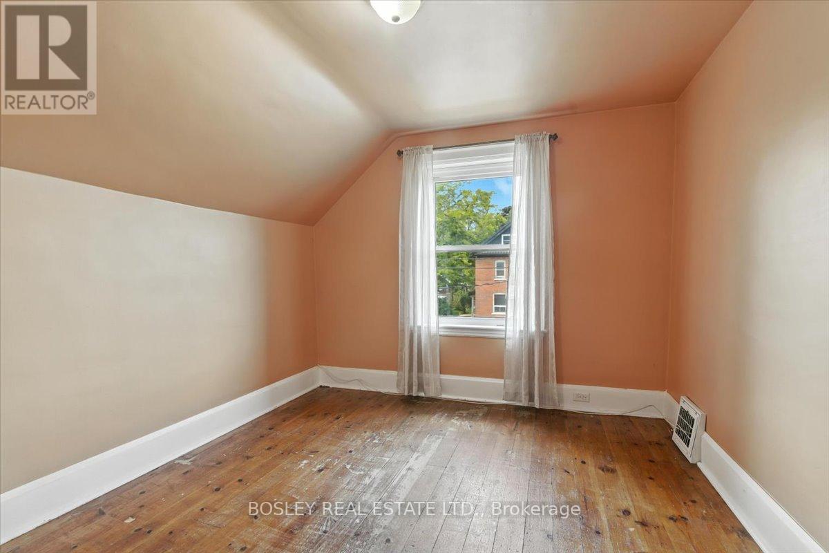 712 Park Street S, Peterborough South (West), Ontario  K9J 3T1 - Photo 16 - X12233406