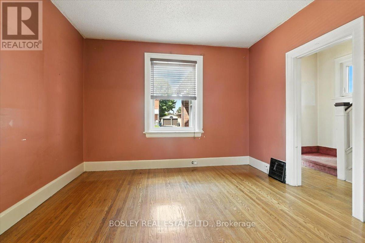 712 Park Street S, Peterborough South (West), Ontario  K9J 3T1 - Photo 7 - X12233406