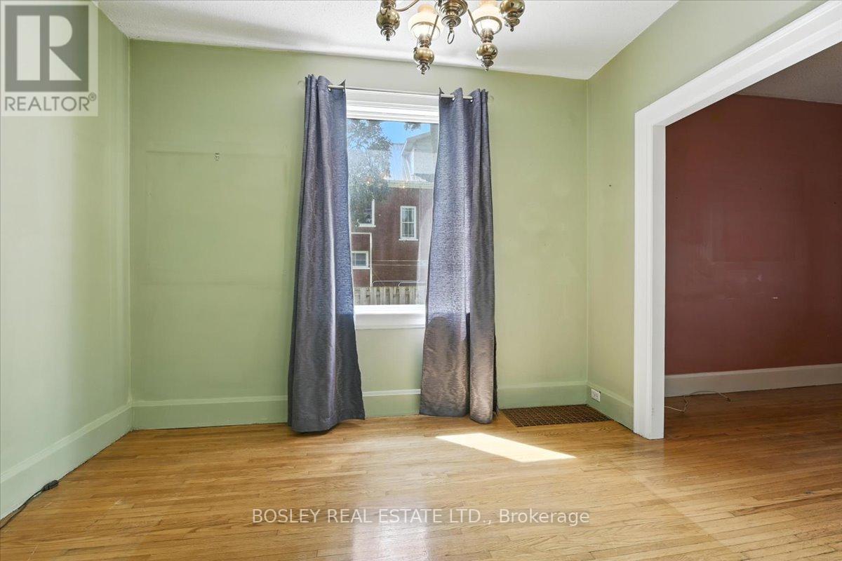 712 Park Street S, Peterborough South (West), Ontario  K9J 3T1 - Photo 8 - X12233406