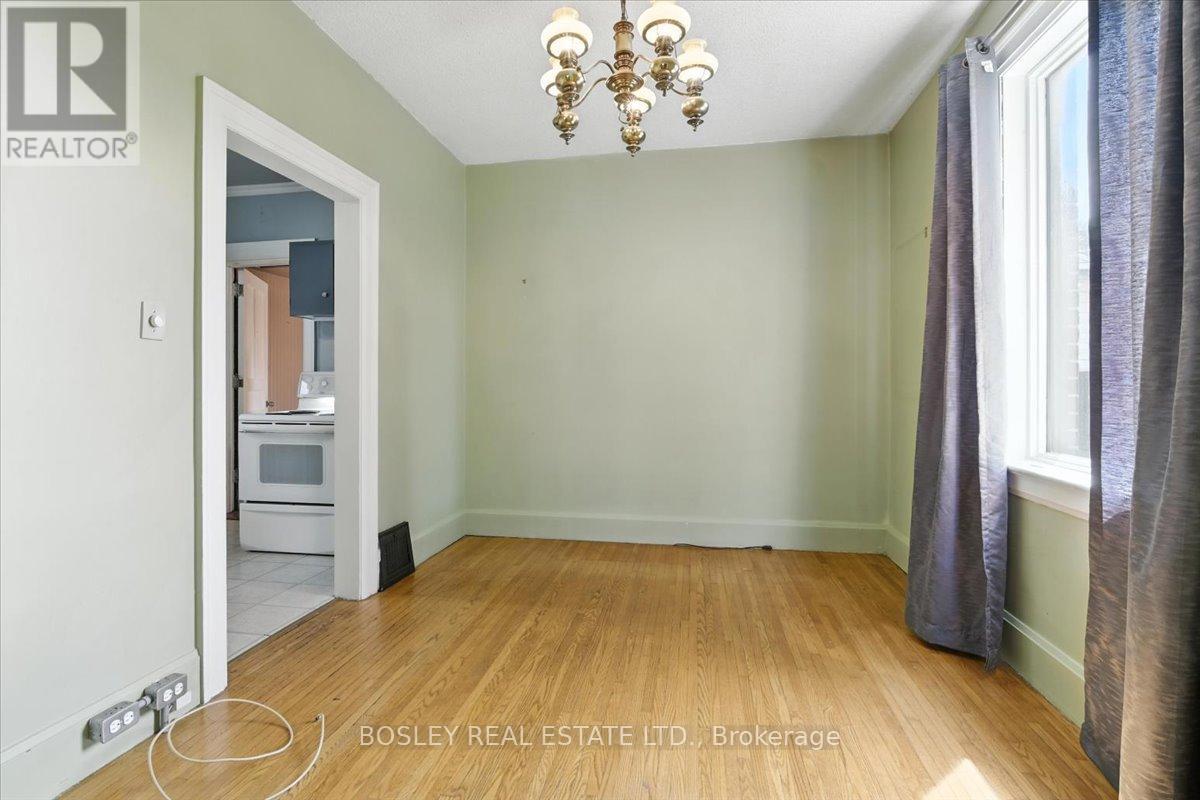 712 Park Street S, Peterborough South (West), Ontario  K9J 3T1 - Photo 9 - X12233406