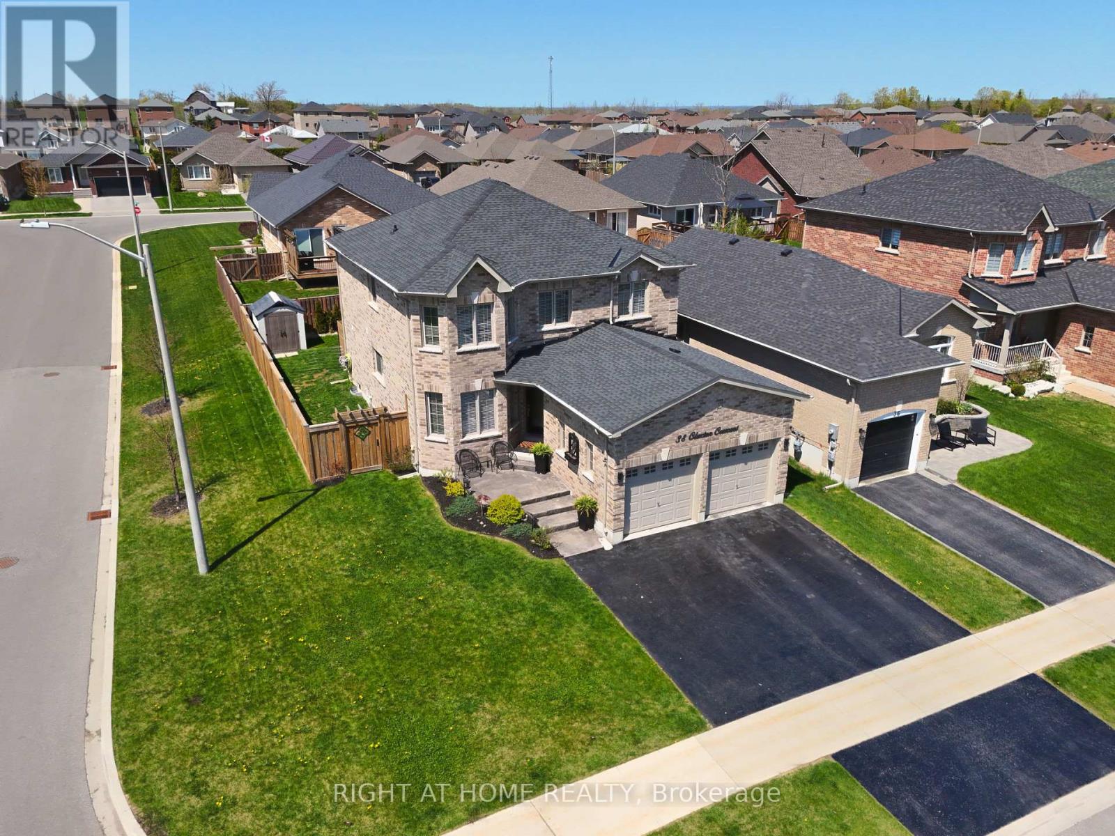 38 Claxton Crescent, Kawartha Lakes (Lindsay), Ontario  K9V 0N2 - Photo 2 - X12233486