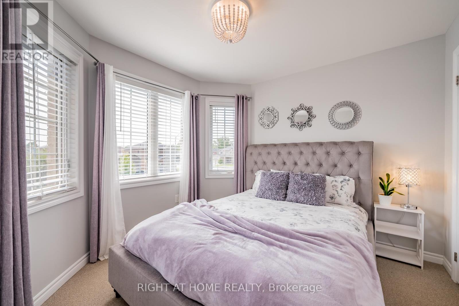 38 Claxton Crescent, Kawartha Lakes (Lindsay), Ontario  K9V 0N2 - Photo 30 - X12233486