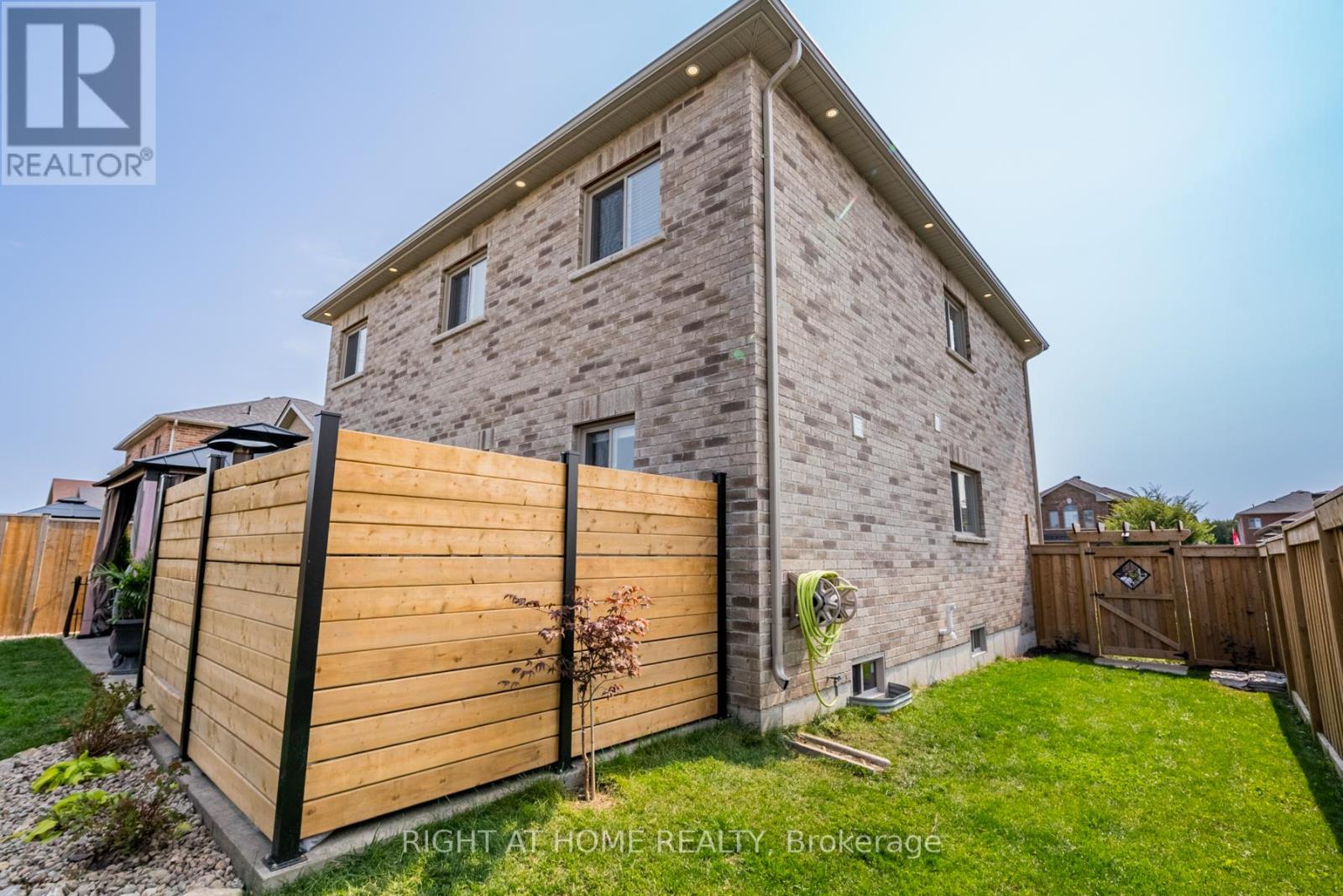38 Claxton Crescent, Kawartha Lakes (Lindsay), Ontario  K9V 0N2 - Photo 38 - X12233486