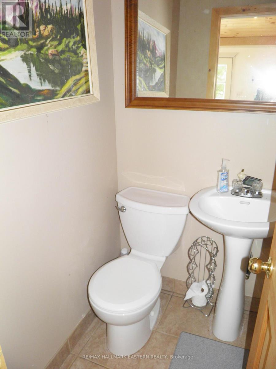 106 Lakeview Crescent, North Kawartha, Ontario  K0L 1A0 - Photo 12 - X12233922