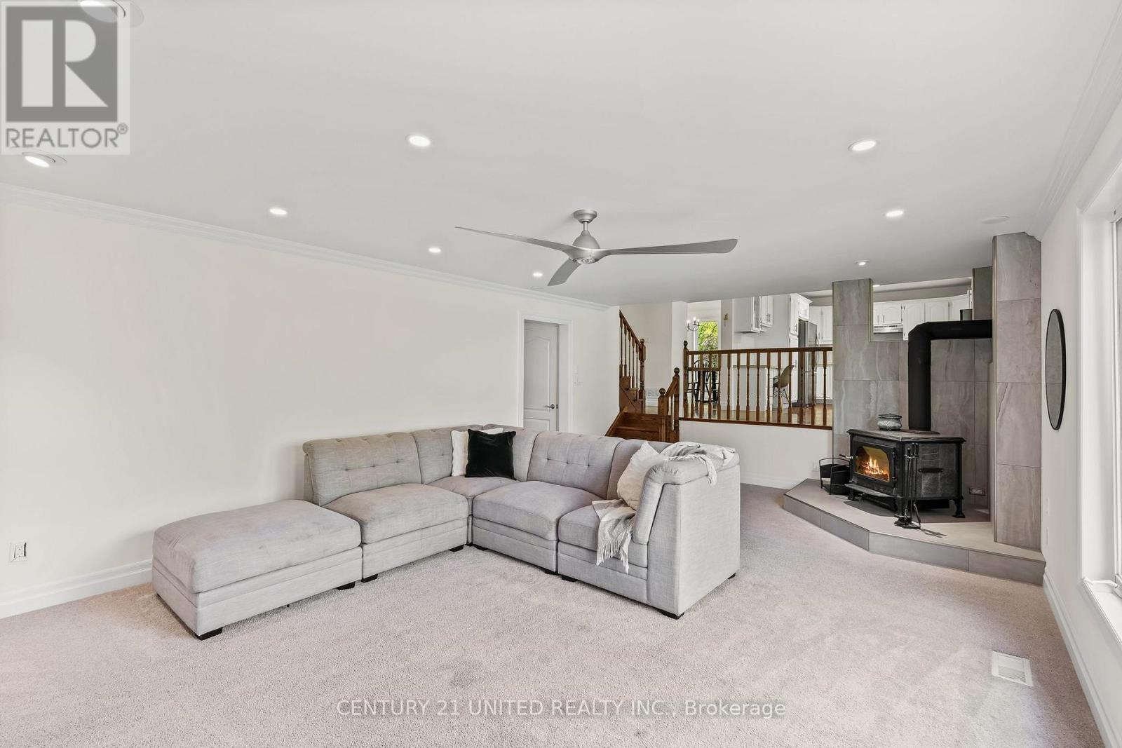 748 Rothesay Avenue, Cavan Monaghan (Cavan-Monaghan), Ontario  K9J 6X4 - Photo 4 - X12233980