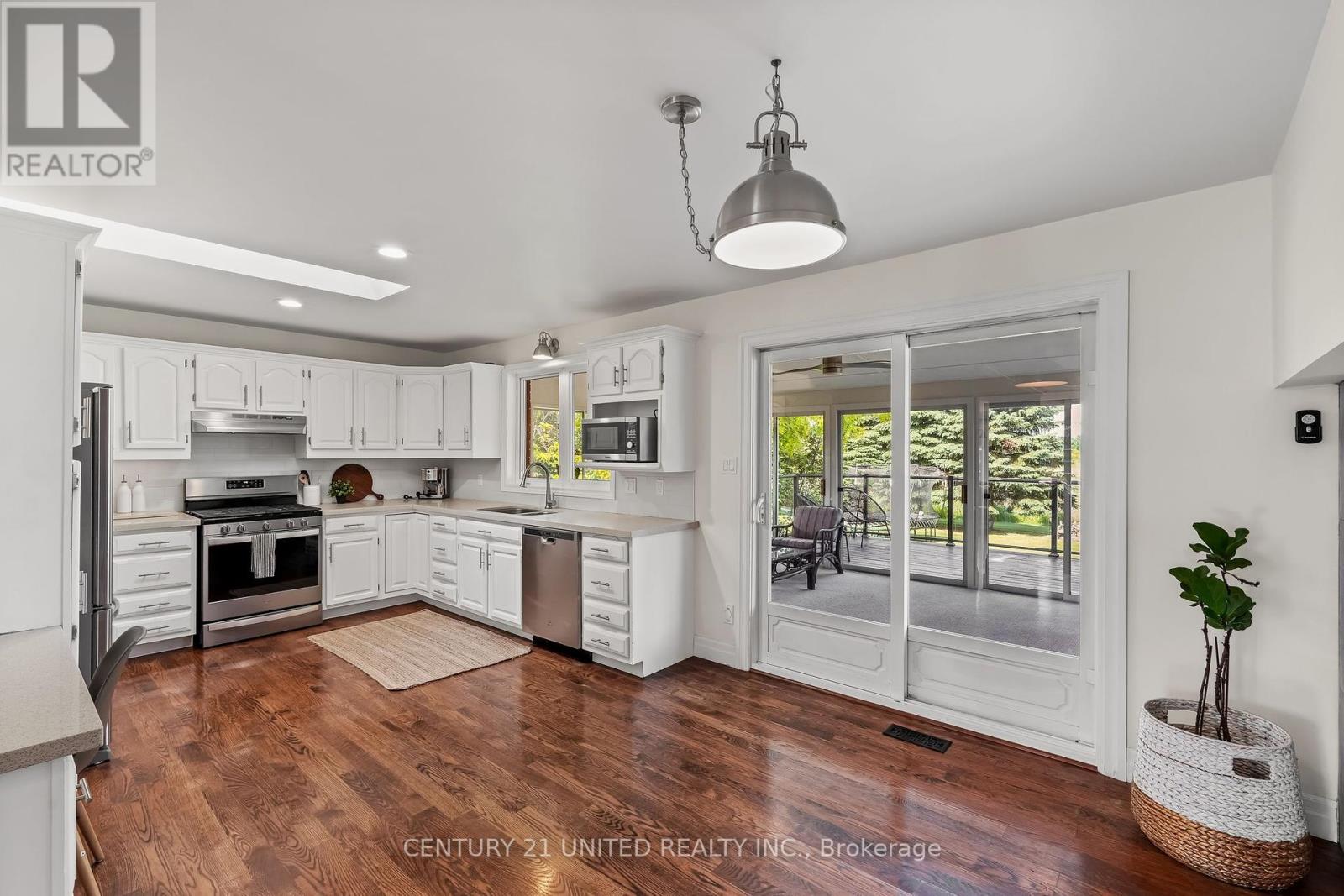 748 Rothesay Avenue, Cavan Monaghan (Cavan-Monaghan), Ontario  K9J 6X4 - Photo 5 - X12233980