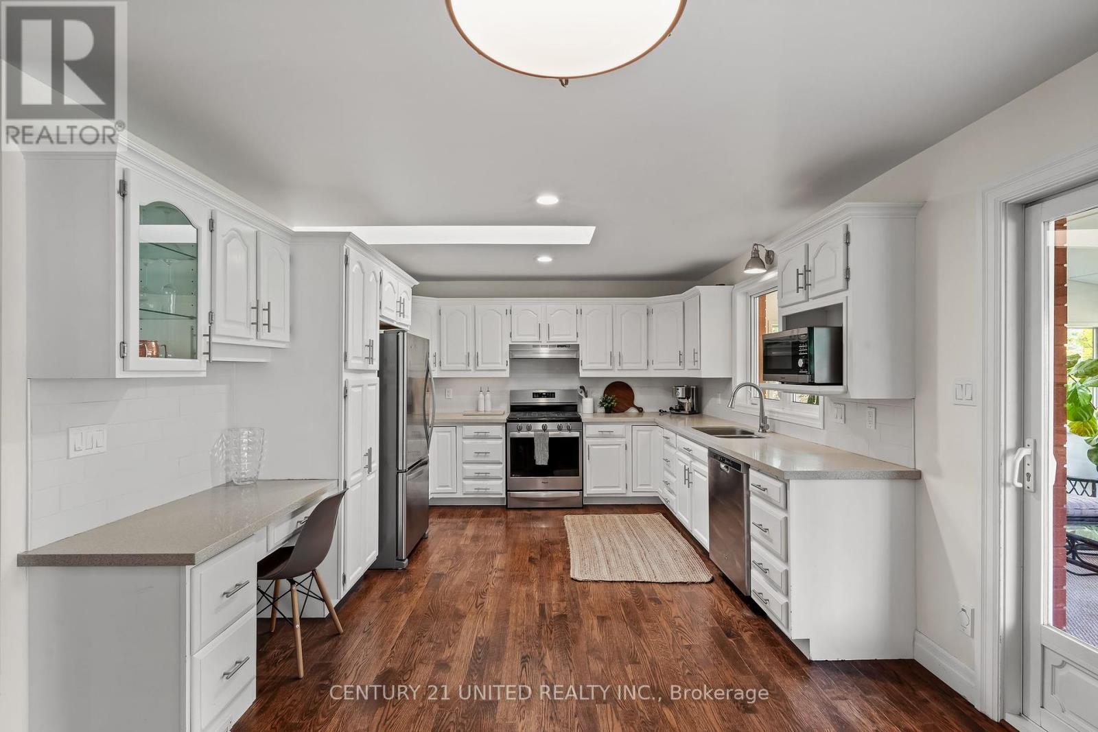748 Rothesay Avenue, Cavan Monaghan (Cavan-Monaghan), Ontario  K9J 6X4 - Photo 6 - X12233980