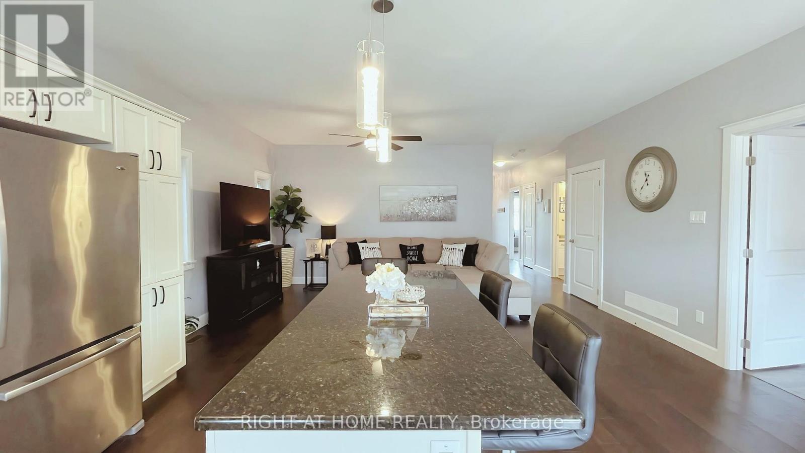 20 Holtom Street, Kawartha Lakes (Lindsay), Ontario  K9V 0C3 - Photo 18 - X12234559