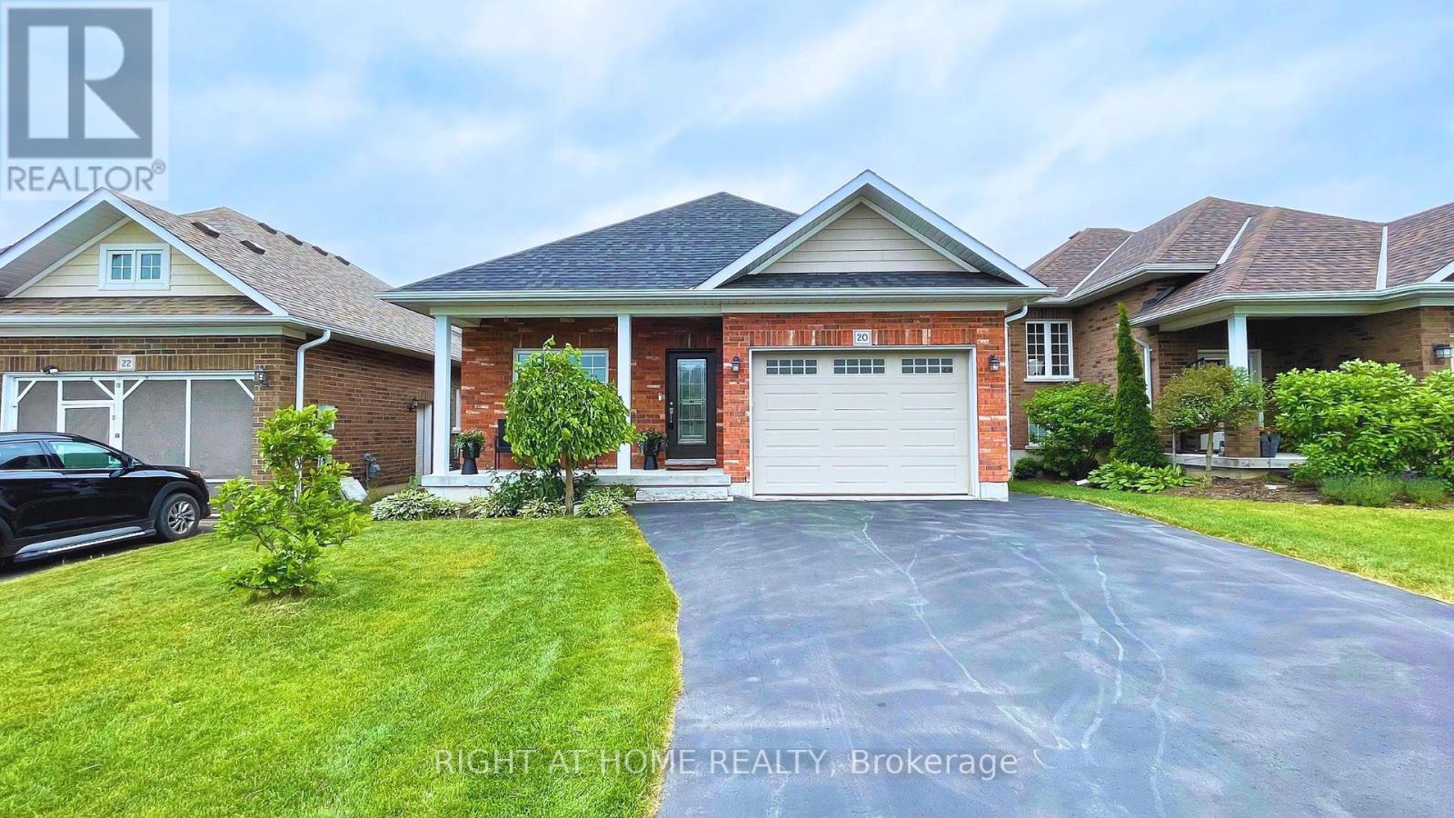 20 Holtom Street, Kawartha Lakes (Lindsay), Ontario  K9V 0C3 - Photo 2 - X12234559