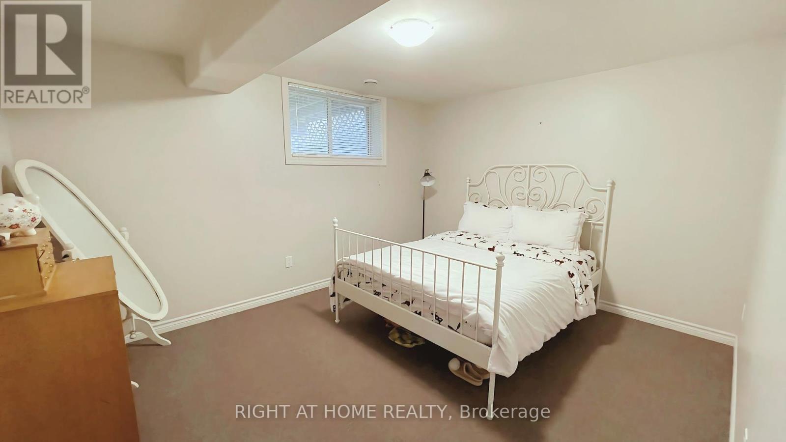 20 Holtom Street, Kawartha Lakes (Lindsay), Ontario  K9V 0C3 - Photo 28 - X12234559