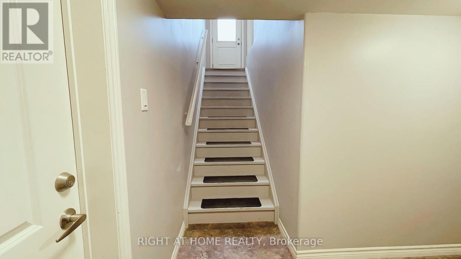 20 Holtom Street, Kawartha Lakes (Lindsay), Ontario  K9V 0C3 - Photo 30 - X12234559