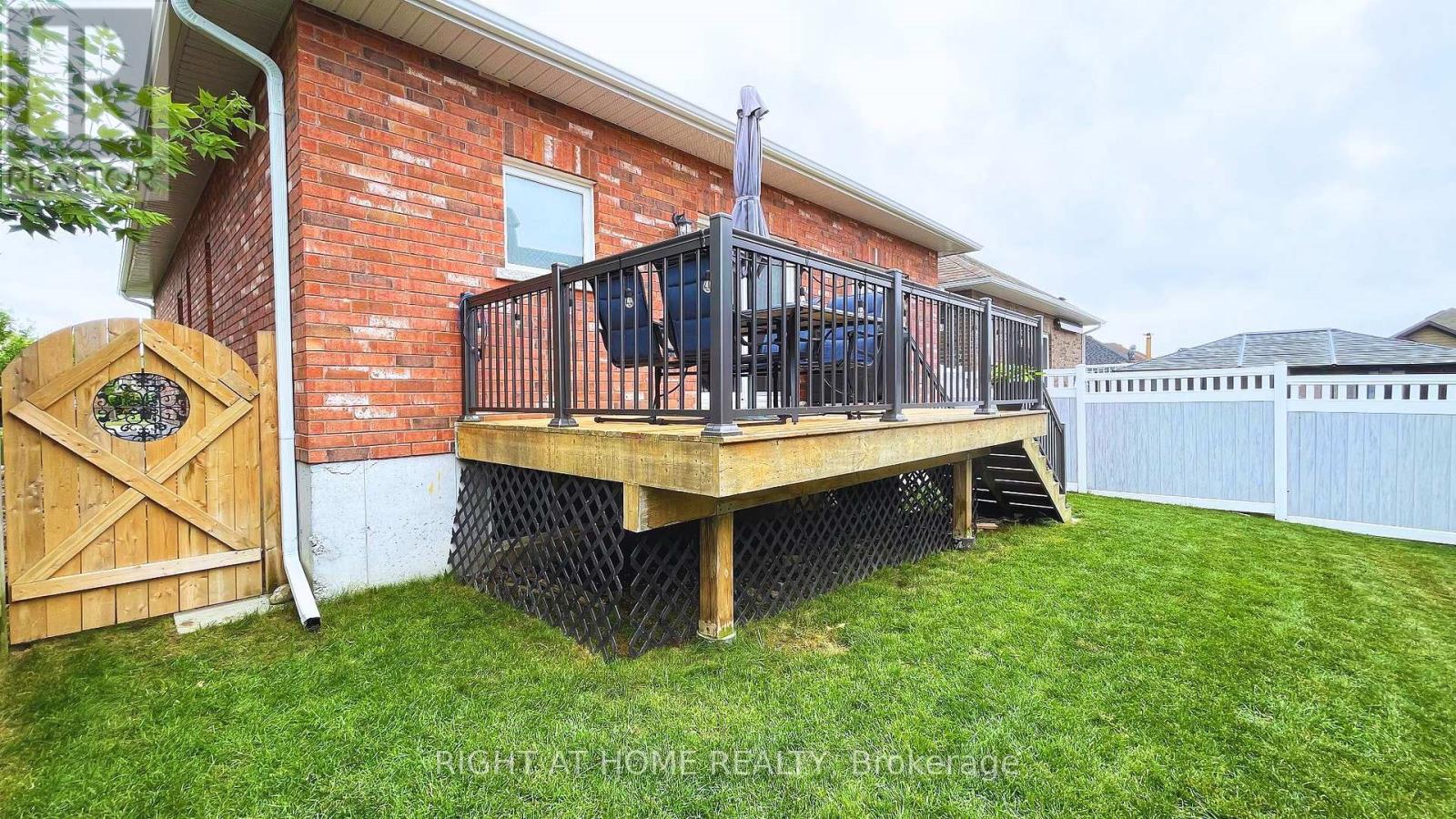 20 Holtom Street, Kawartha Lakes (Lindsay), Ontario  K9V 0C3 - Photo 7 - X12234559