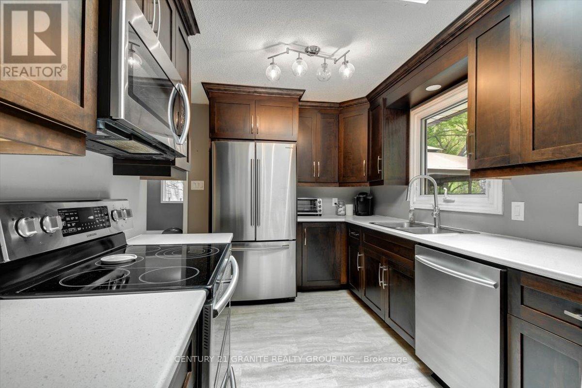 22 Forest Hill Road, Bancroft (Bancroft Ward), Ontario  K0L 1C0 - Photo 12 - X12235021