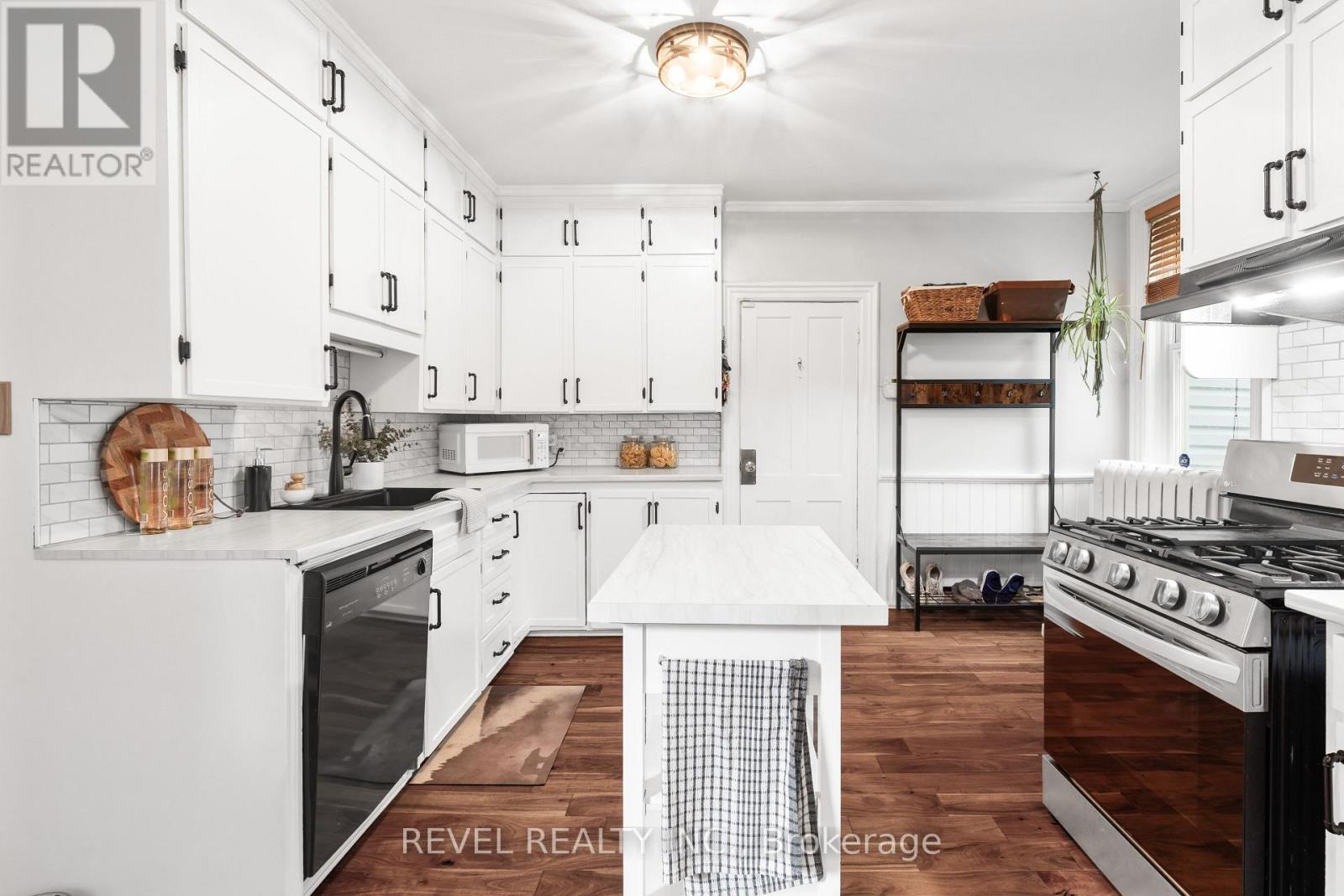 160 William Street N, Kawartha Lakes (Lindsay), Ontario  K9V 4B3 - Photo 11 - X12235347