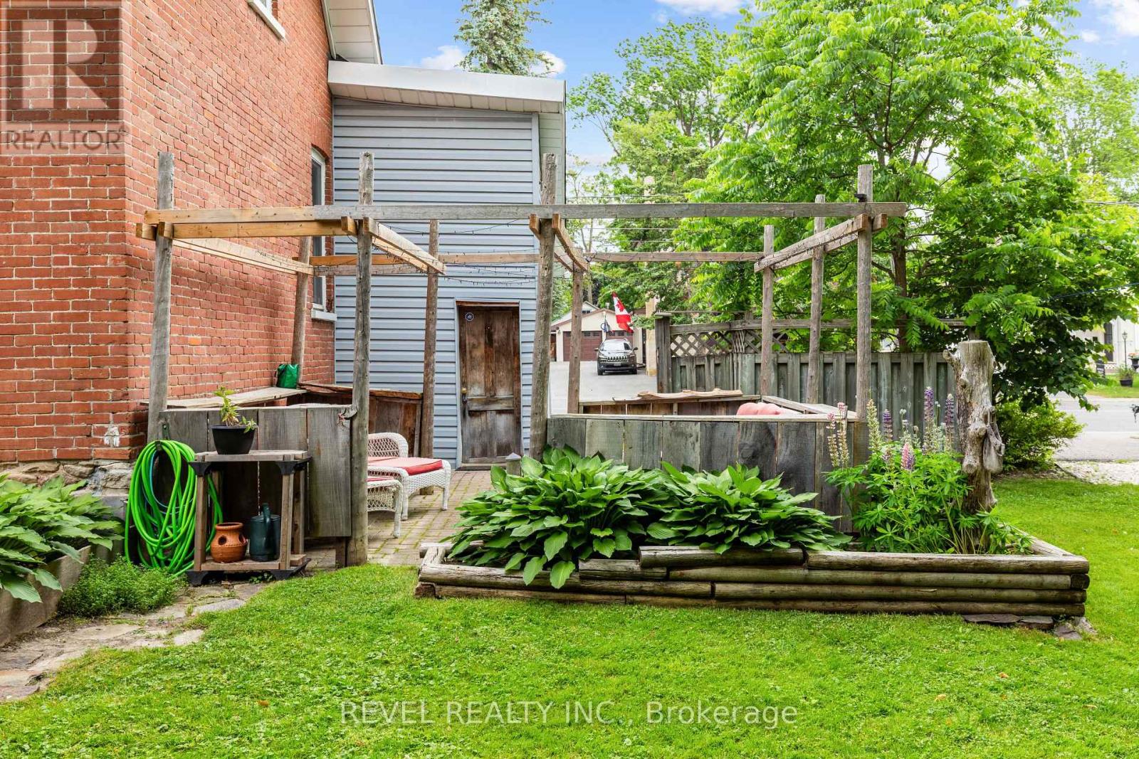 160 William Street N, Kawartha Lakes (Lindsay), Ontario  K9V 4B3 - Photo 36 - X12235347