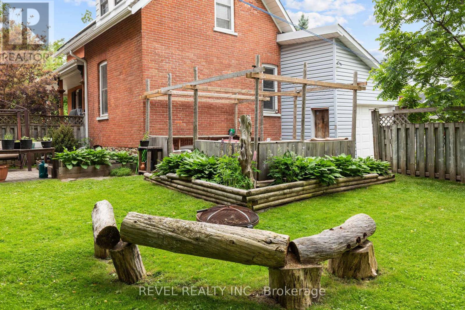 160 William Street N, Kawartha Lakes (Lindsay), Ontario  K9V 4B3 - Photo 37 - X12235347
