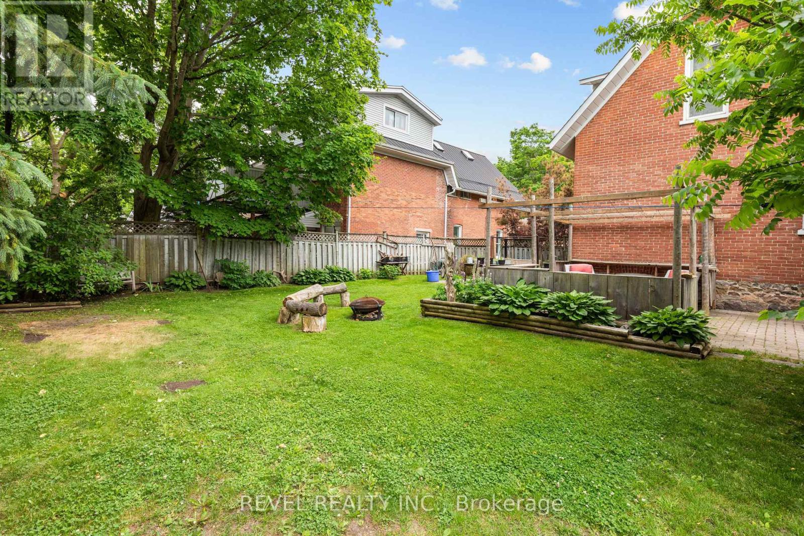 160 William Street N, Kawartha Lakes (Lindsay), Ontario  K9V 4B3 - Photo 39 - X12235347