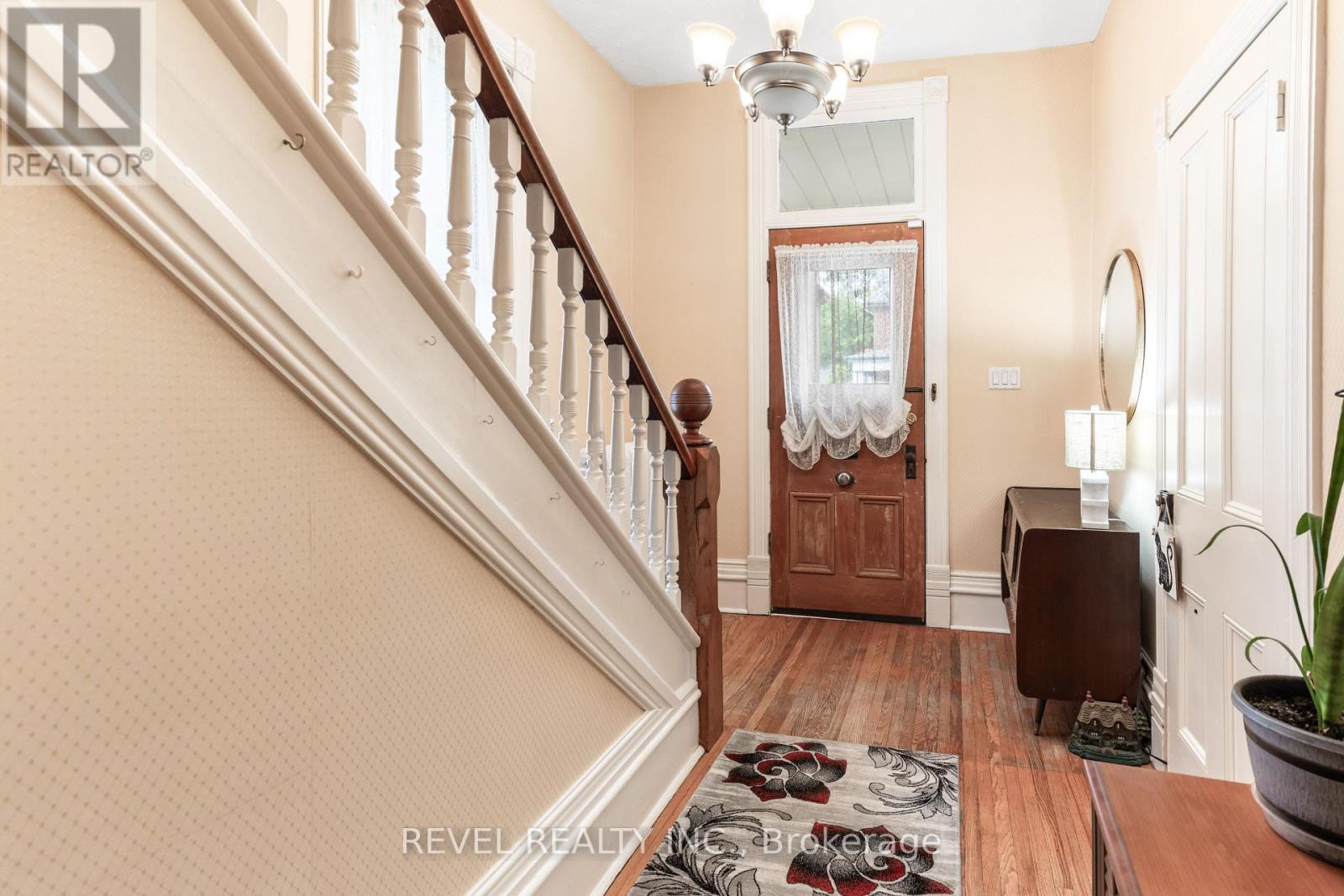 160 William Street N, Kawartha Lakes (Lindsay), Ontario  K9V 4B3 - Photo 5 - X12235347