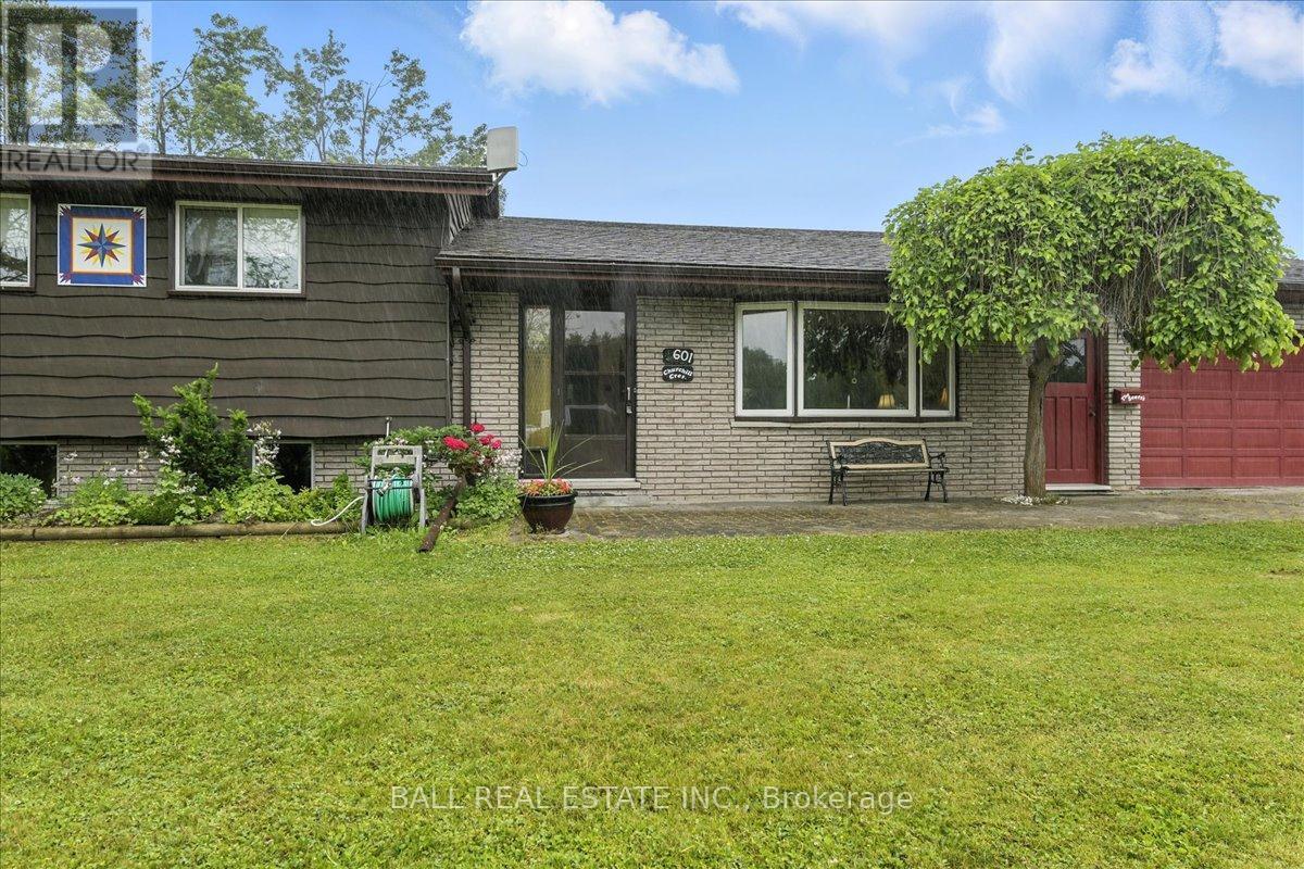601 Churchill Crescent, Selwyn, Ontario  K0L 1T0 - Photo 4 - X12235372