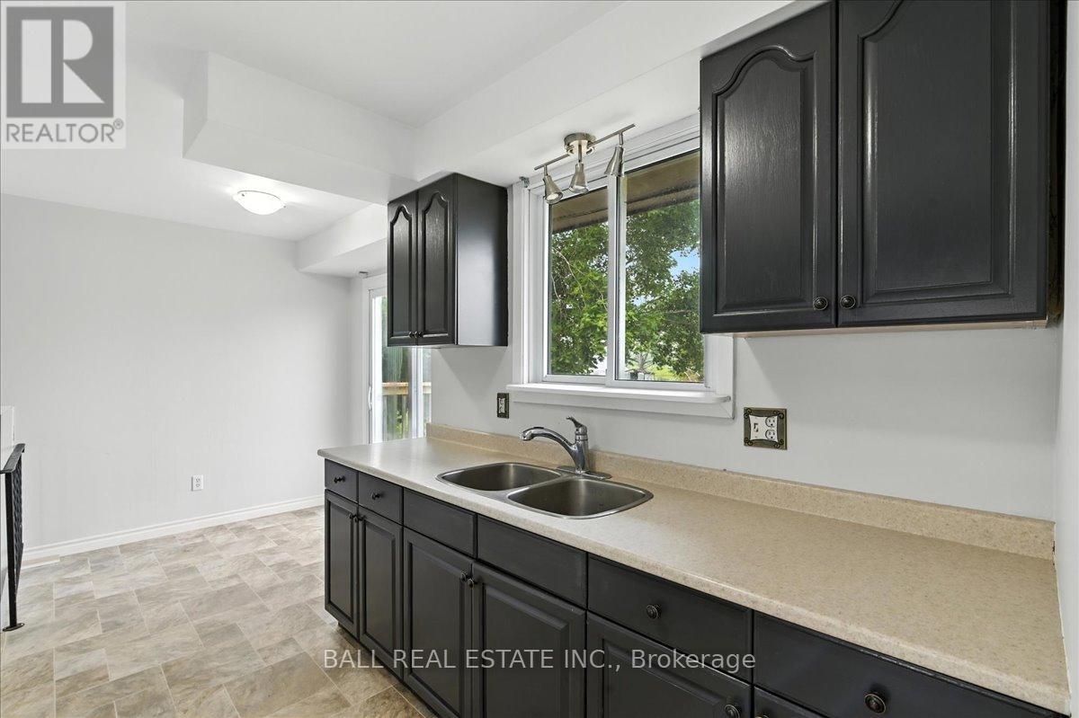 462 Robinson Road, Selwyn, Ontario  K0L 1T0 - Photo 11 - X12235507