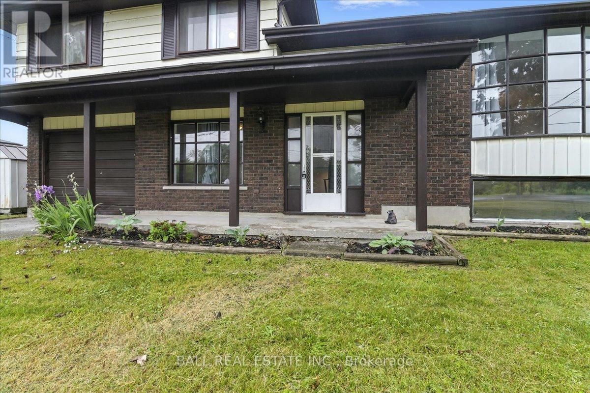 462 Robinson Road, Selwyn, Ontario  K0L 1T0 - Photo 3 - X12235507