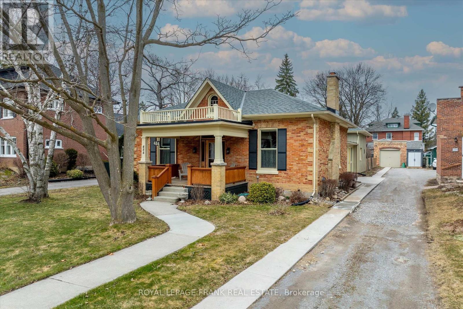 484 Gilmour Street, Peterborough Central (Old West End), Ontario  K9H 2J9 - Photo 2 - X12235608