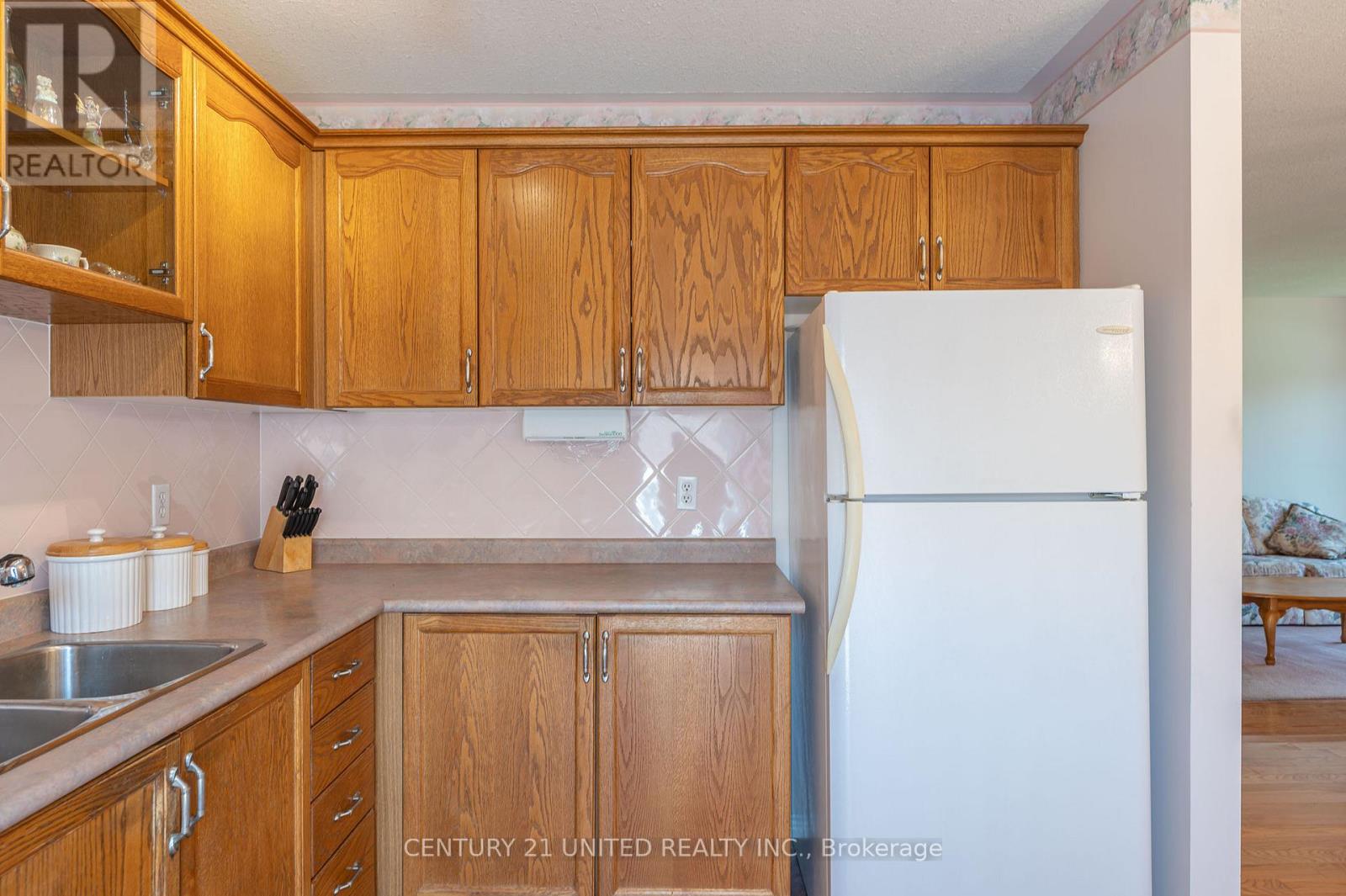 2221 Lorraine Drive, Peterborough North (University Heights), Ontario  K9L 1X5 - Photo 15 - X12235616