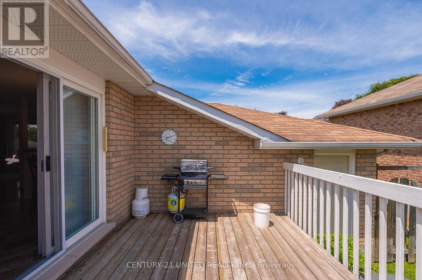 2221 Lorraine Drive, Peterborough North (University Heights), Ontario  K9L 1X5 - Photo 5 - X12235616