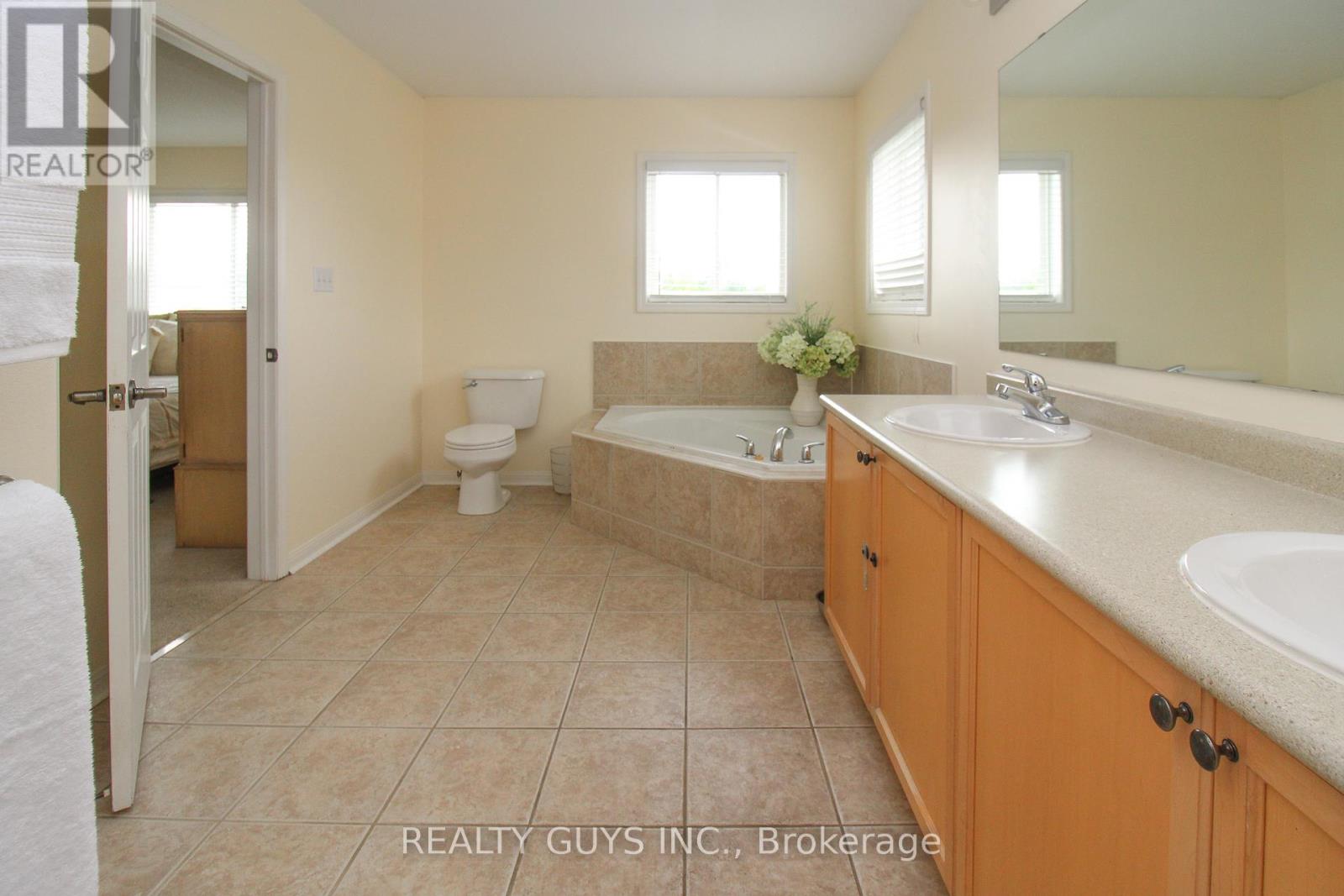 14 Carson Court, Peterborough West (North), Ontario  K9K 2R1 - Photo 36 - X12235676