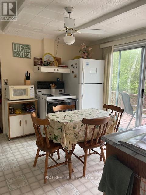 1091 Brenholm Lane, Highlands East (Monmouth), Ontario  K0L 3C0 - Photo 9 - X12235328