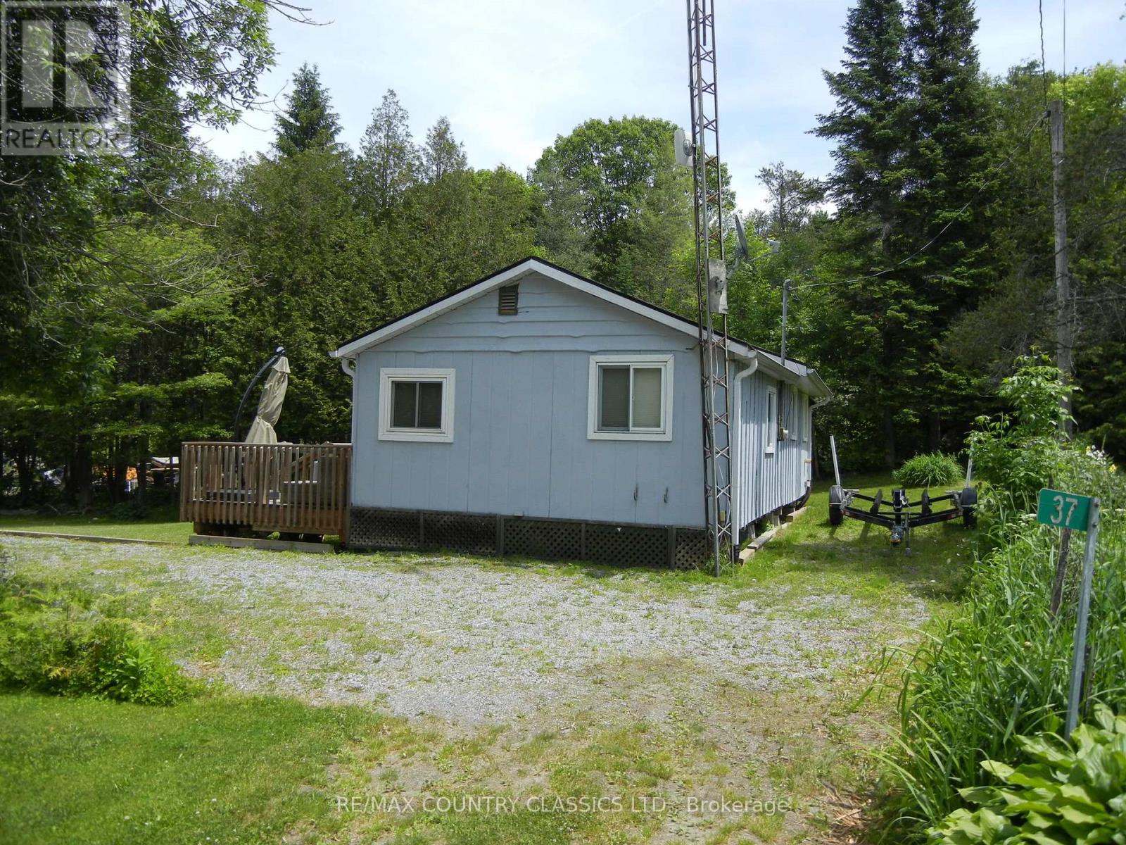 37 Goldfinch Lane, North Kawartha, Ontario  K0L 1A0 - Photo 2 - X12235888