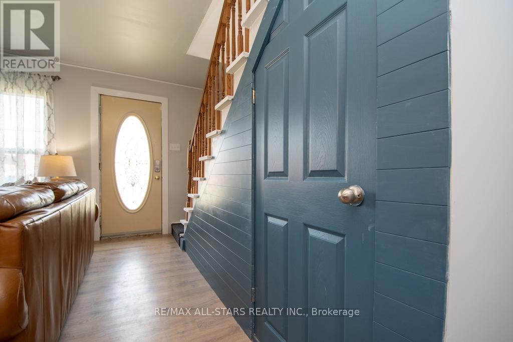 6 Mary Street, Kawartha Lakes (Omemee), Ontario  K0L 2W0 - Photo 5 - X12235997