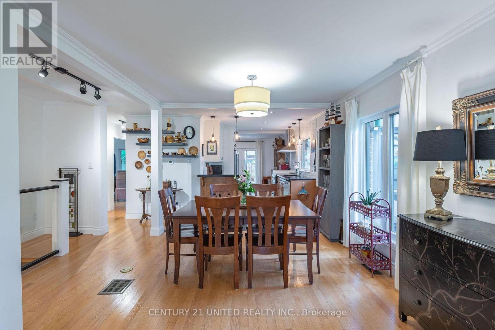 18 Engleburn Place, Peterborough East (Central), Ontario  K9H 7G7 - Photo 11 - X12236131