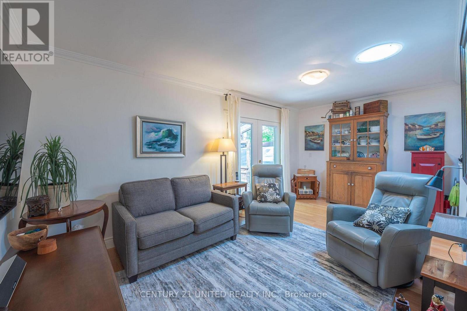 18 Engleburn Place, Peterborough East (Central), Ontario  K9H 7G7 - Photo 16 - X12236131