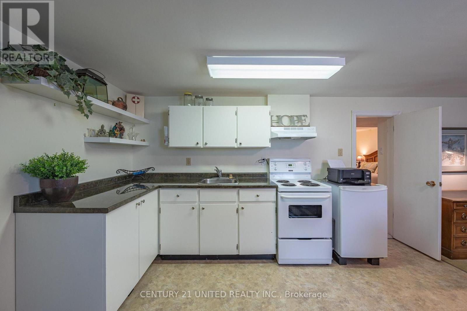 18 Engleburn Place, Peterborough East (Central), Ontario  K9H 7G7 - Photo 29 - X12236131