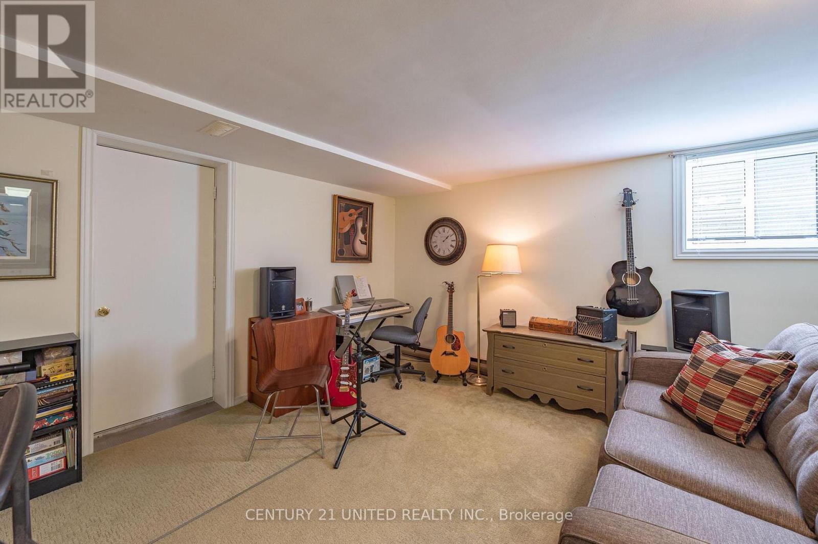 18 Engleburn Place, Peterborough East (Central), Ontario  K9H 7G7 - Photo 30 - X12236131
