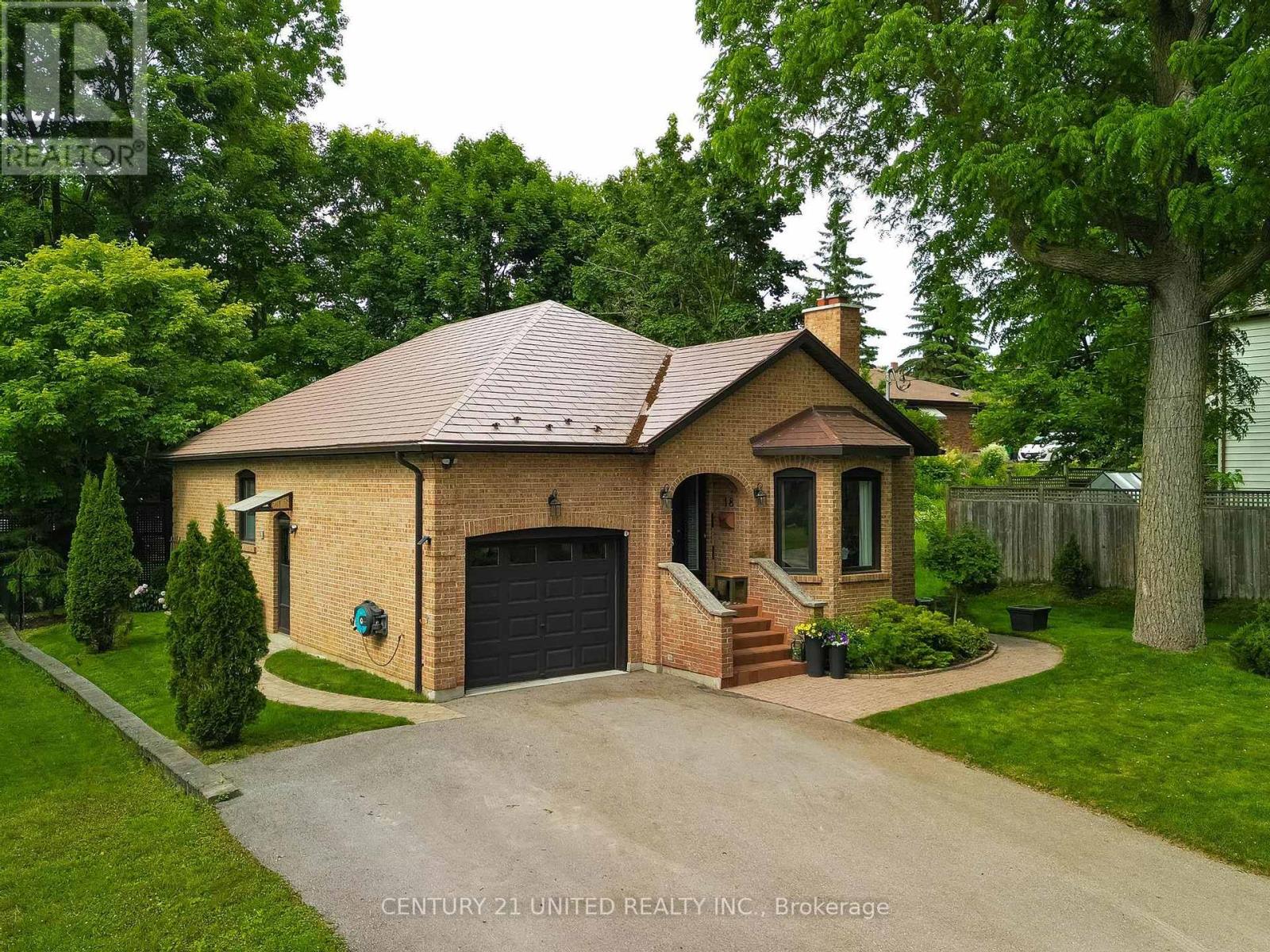 18 Engleburn Place, Peterborough East (Central), Ontario  K9H 7G7 - Photo 34 - X12236131