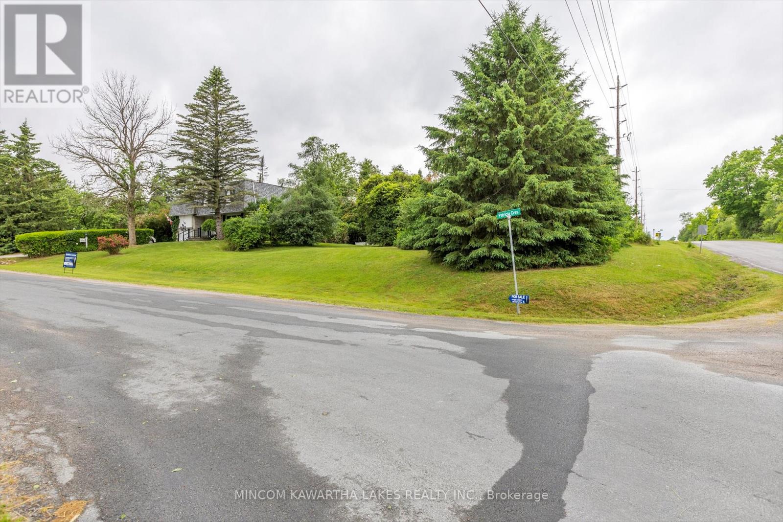 197 Patricia Crescent, Peterborough North (North), Ontario  K9J 6X3 - Photo 29 - X12236175