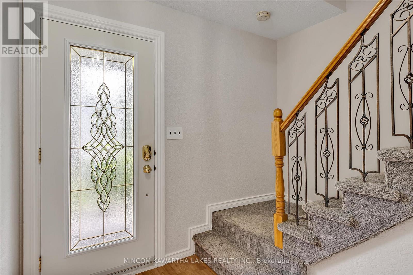 197 Patricia Crescent, Peterborough North (North), Ontario  K9J 6X3 - Photo 3 - X12236175