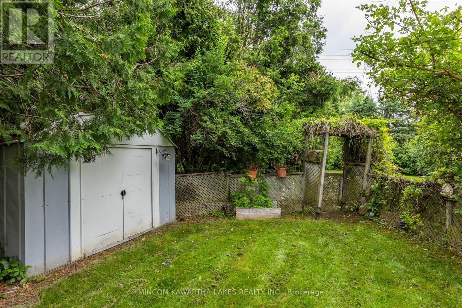 197 Patricia Crescent, Peterborough North (North), Ontario  K9J 6X3 - Photo 30 - X12236175