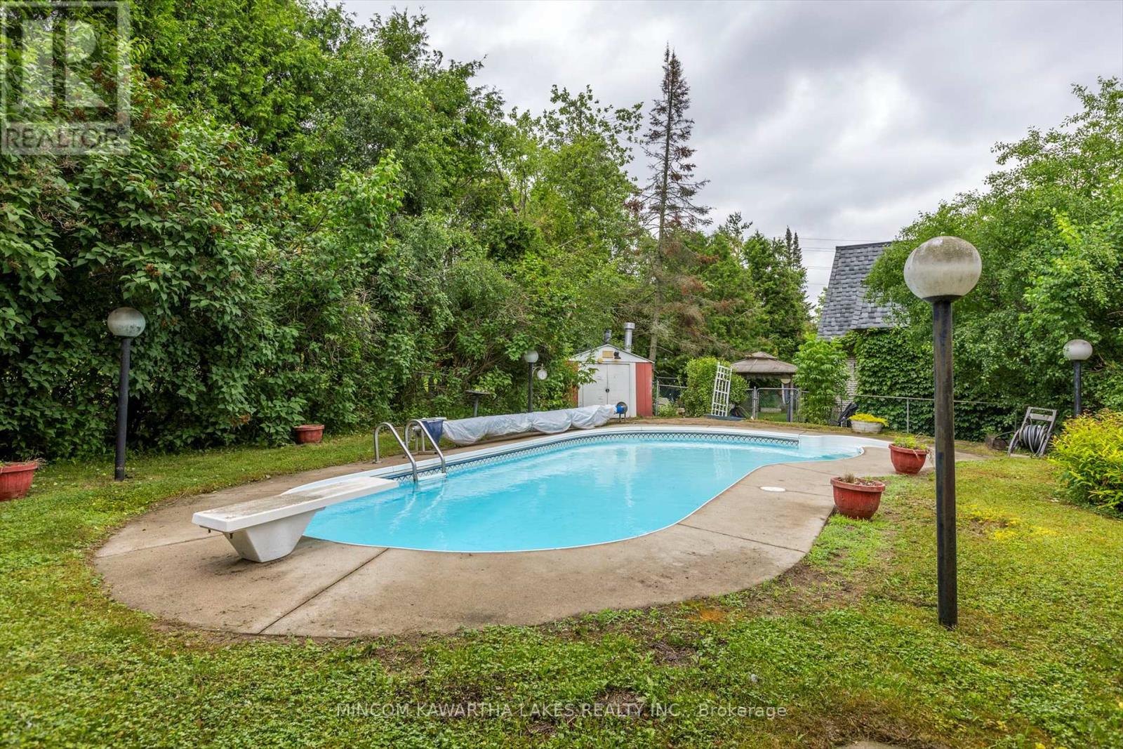 197 Patricia Crescent, Peterborough North (North), Ontario  K9J 6X3 - Photo 36 - X12236175