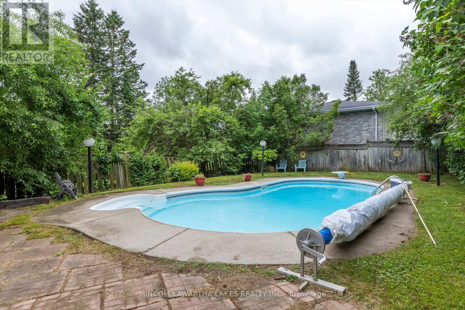 197 Patricia Crescent, Peterborough North (North), Ontario  K9J 6X3 - Photo 38 - X12236175