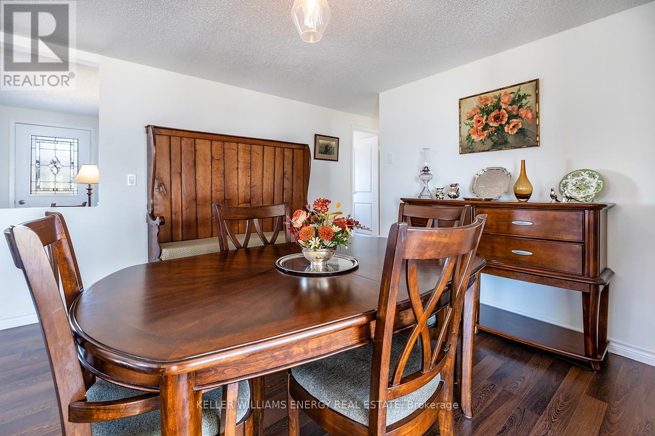 53 The Cove Road, Clarington (Newcastle), Ontario  L1B 1A9 - Photo 16 - E12236346