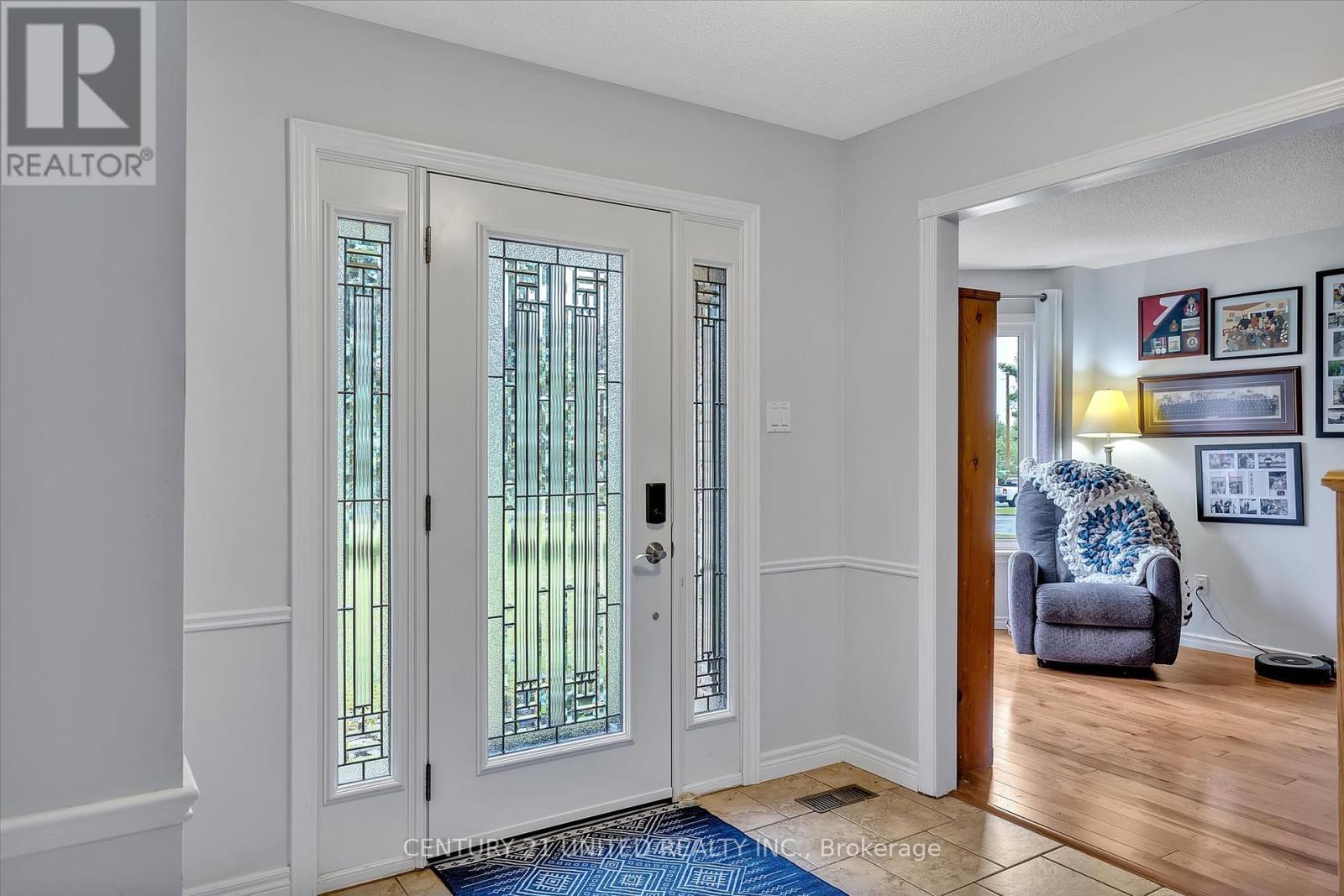 44 Valleyview Drive, Cavan Monaghan (Cavan Twp), Ontario  L0A 1G0 - Photo 6 - X12236843