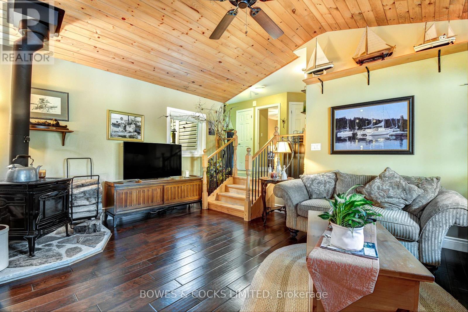 754 Renwick Road, North Kawartha, Ontario  K0L 1A0 - Photo 4 - X12236986