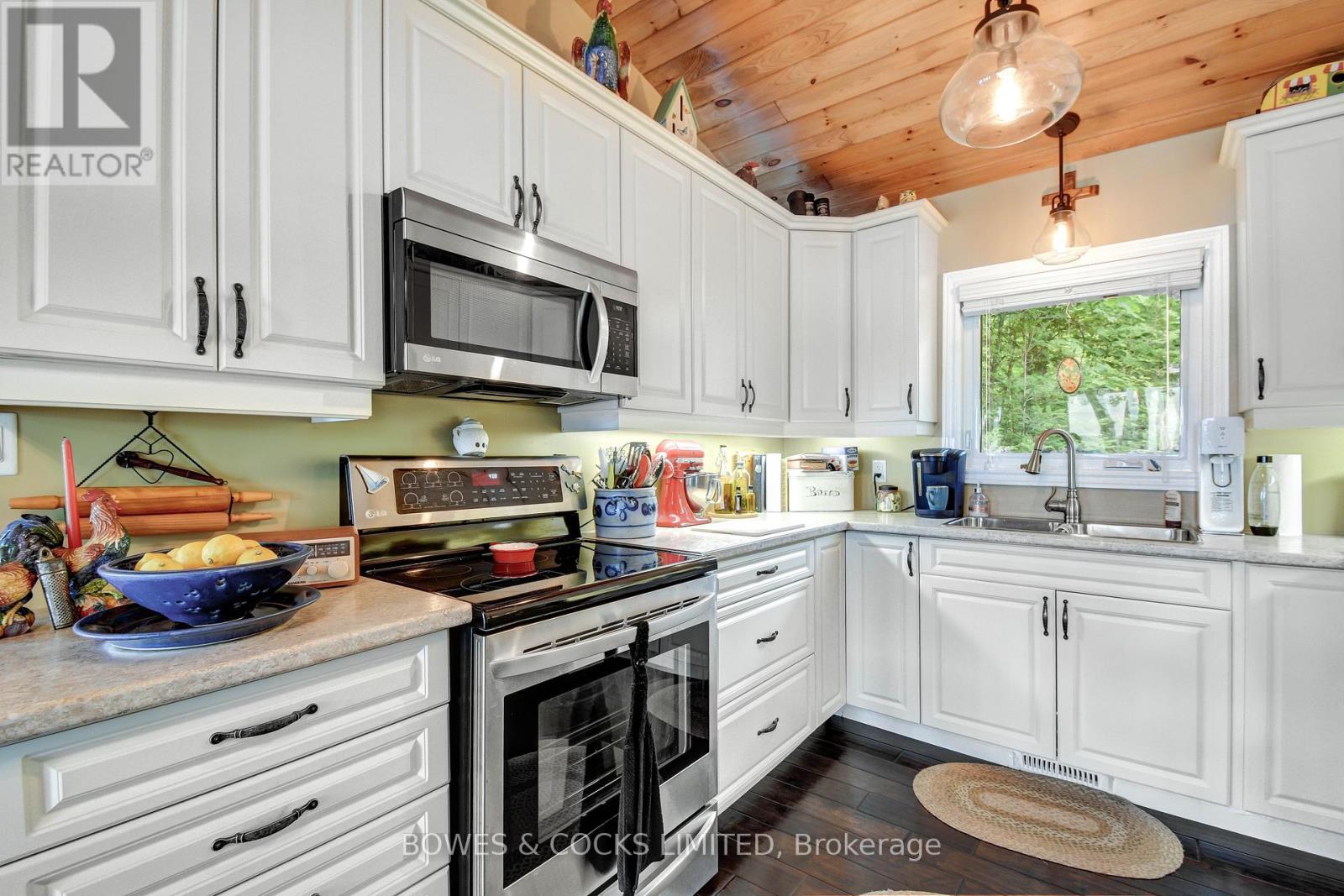 754 Renwick Road, North Kawartha, Ontario  K0L 1A0 - Photo 8 - X12236986