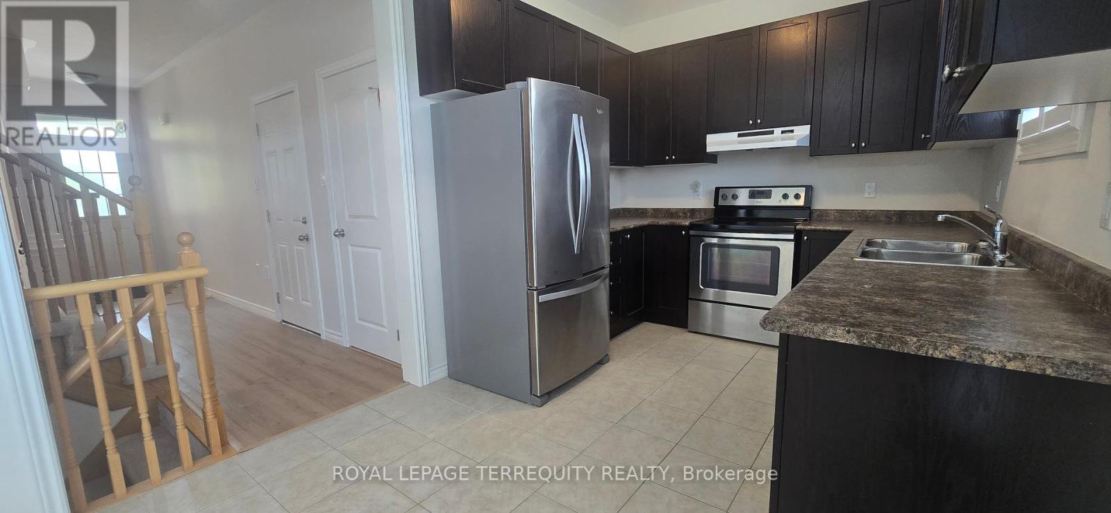 596 Settlers Ridge, Peterborough North (North), Ontario  K9L 0E6 - Photo 3 - X12236933